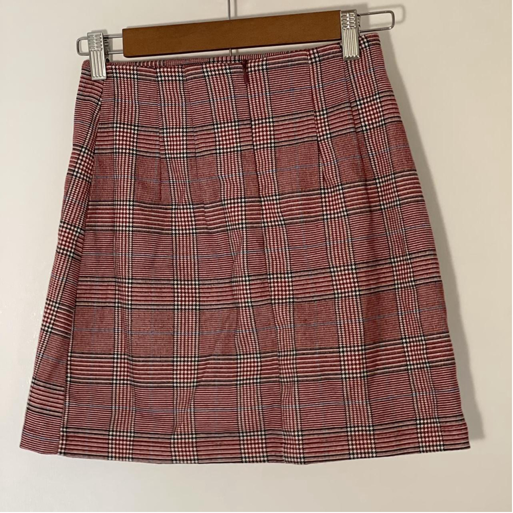 Skirts - Picture 2 of 3